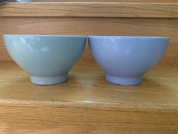 Olika porslin och glas