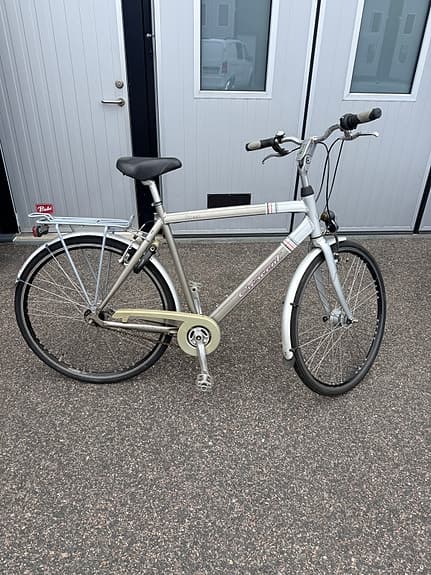 Crescent Street – Pålitlig och välutrustad stadscykel