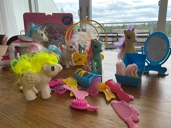 My Little Pony lekset med ponnyfigurer och tillbehör