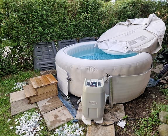 Spa / bubbelpool 40 °C året runt, fint skick