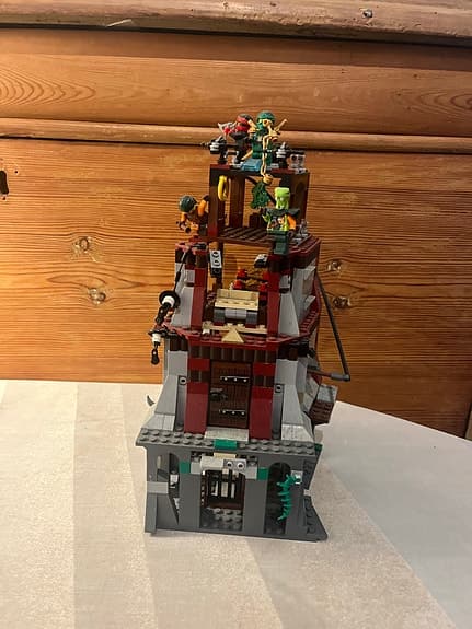 LEGO Ninjago The Lighthouse Siege 70594, några extra sets med