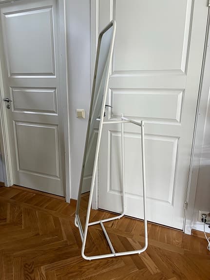 IKEA Knapper golvspegel med klädhängare vit