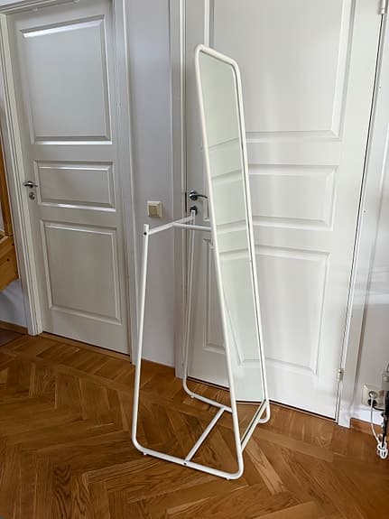 IKEA Knapper golvspegel med klädhängare vit
