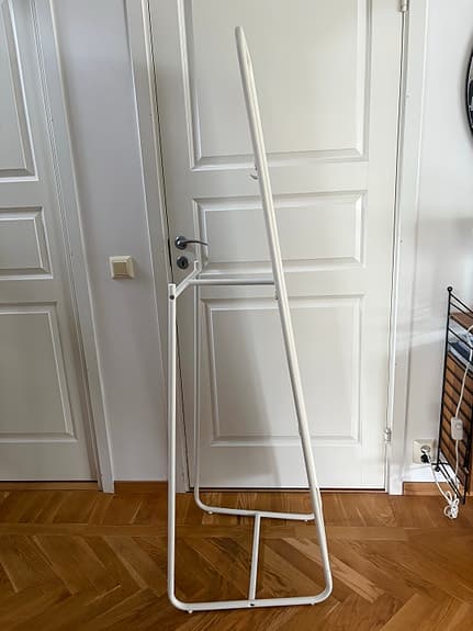 IKEA Knapper golvspegel med klädhängare vit