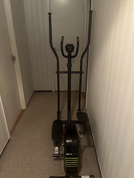 Titan Life crosstrainer svart med display