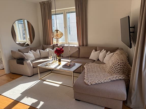 Beige soffa från EM Möbler med Cosy corner - nyskick