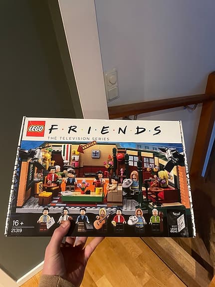 Lego 21319 - f•r•i•e•n•d•s Central park ( oöppnad )