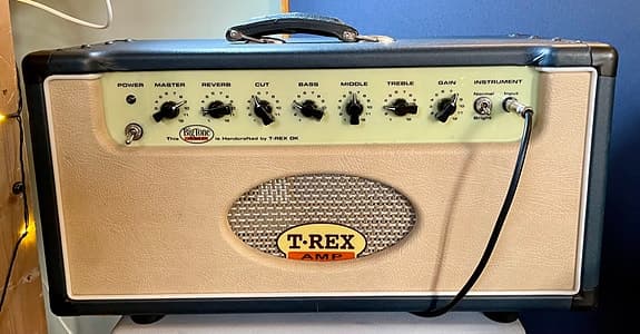 T Rex Big Tone topp med tillhörande 4x12 låda