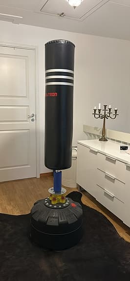Megatron stående boxsäck svart
