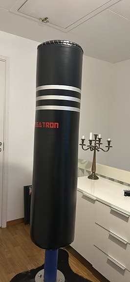 Megatron stående boxsäck svart