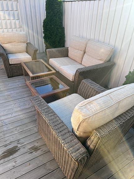Exklusiv loungegrupp i äkta rotting – mycket fint skick