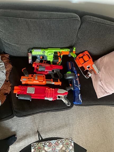 Nerf leksakspistoler med skott