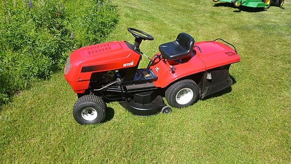 MTD åkgräsklippare med uppsamling