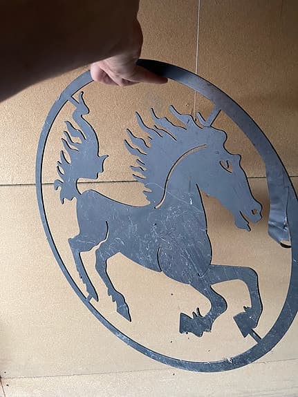 väggdekoration häst i metall