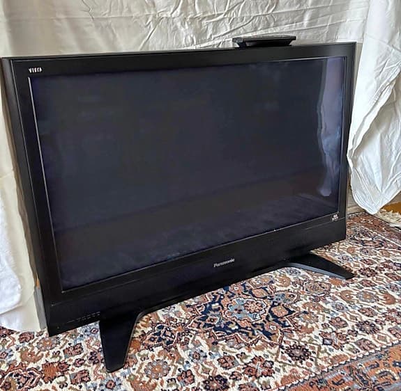 Panasonic TV svart 42 tum
