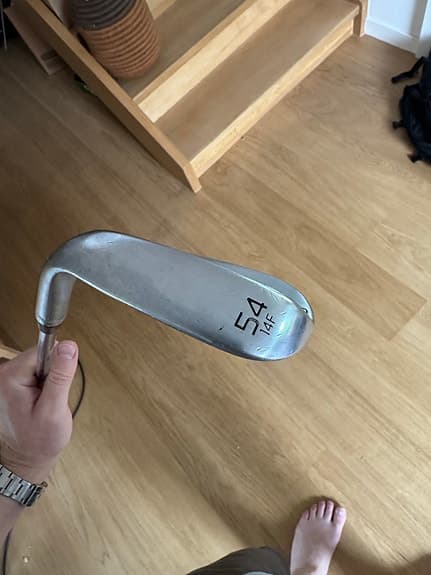 Titleist Vokey SM10 wedge 54° 14F höger
