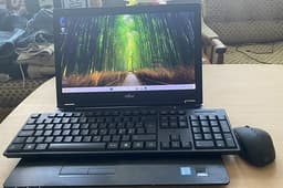 Fujitsu bärbar dator 15 tum