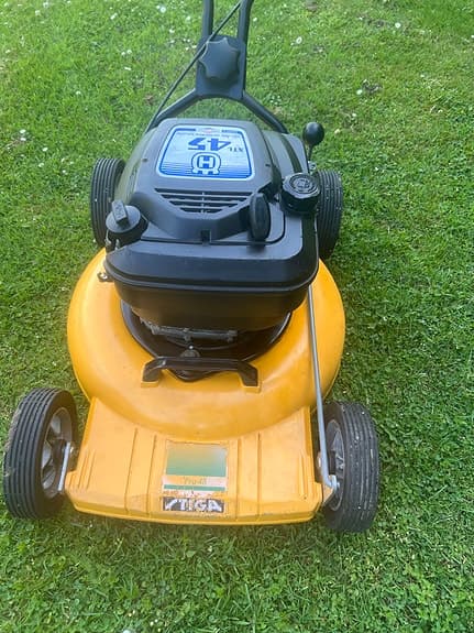 Gräsklippare Stiga med Husqvarna 4,5-motor och aluminiumkoppa