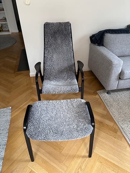 Lamino fåtölj och fotpall