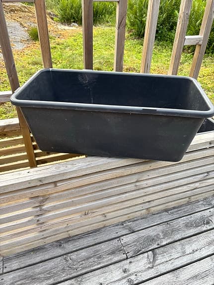 Odlingslåda i trä med spaljé