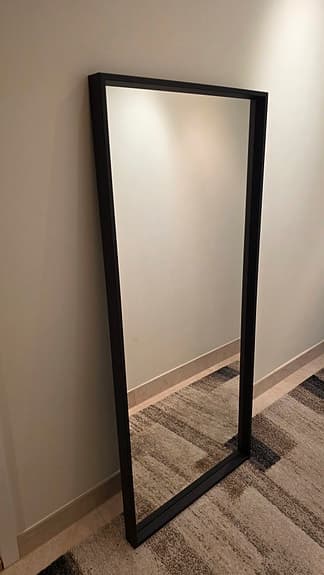 Svart spegel IKEA Nissedal