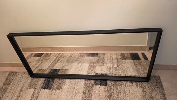 Svart spegel IKEA Nissedal