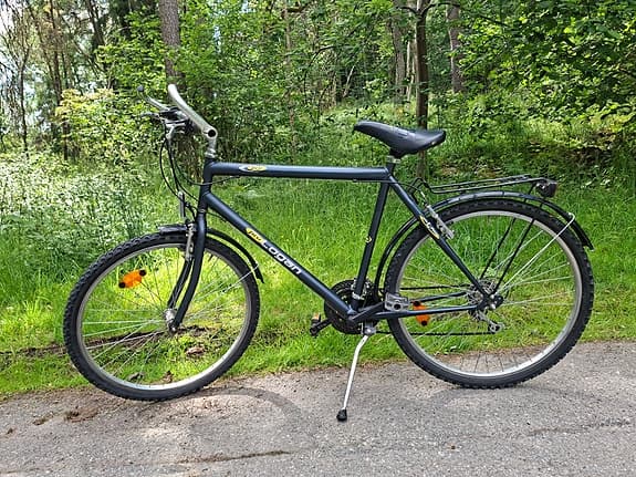 Montenbike 21 vx. inklusive 1 NYTT  däck.
