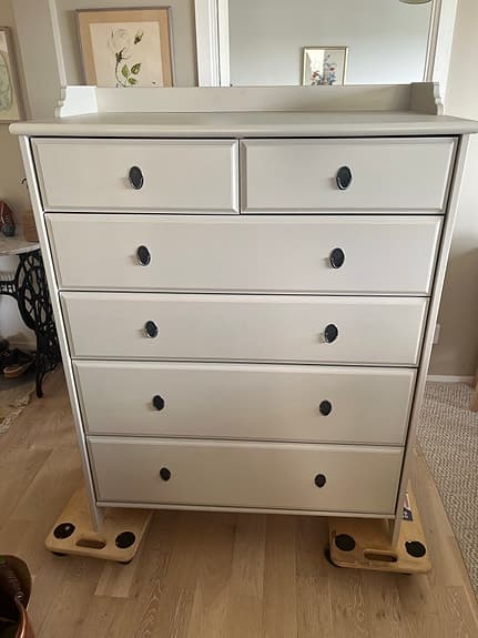 Ikea äldre solid trä byrå - en möjlighet