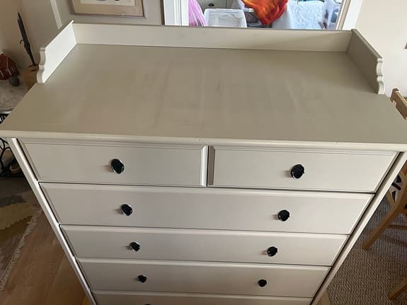 Ikea äldre solid trä byrå - en möjlighet