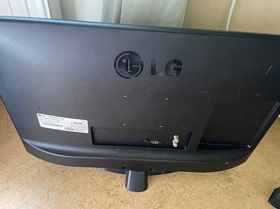 LG 24MT48DF 24" TV svart
