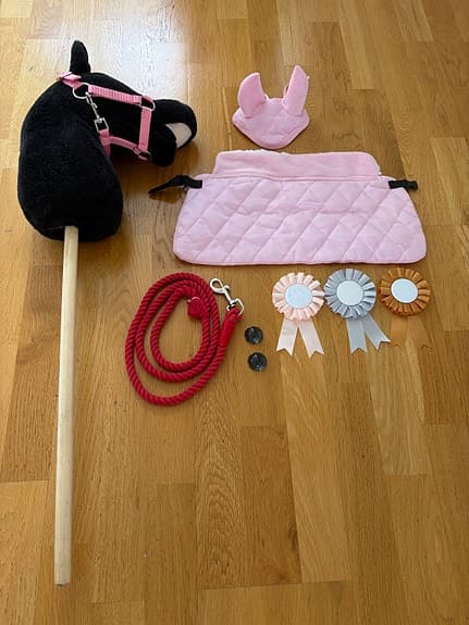 Käpphäst med tillbehör