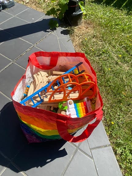 BRIO trätågbana med räls och broar