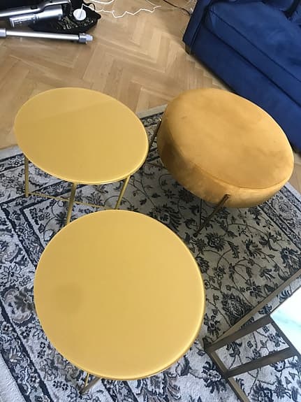 Två gula sidobord från Jysk