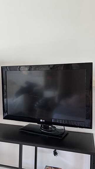 LG TV 32 tum svart