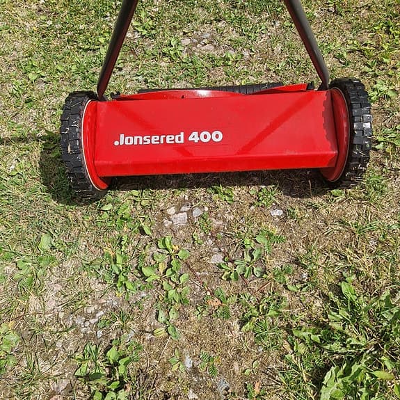 Jonsered 400 handdriven gräsklippare röd