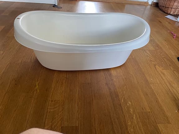 Vitt Ikea babybadkar