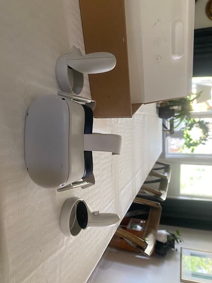 Oculus VR-headset med handkontroller