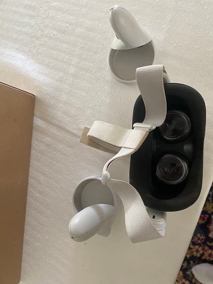 Oculus VR-headset med handkontroller