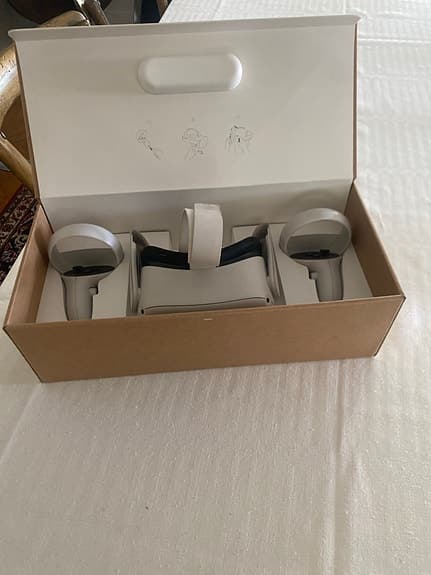Oculus VR-headset med handkontroller