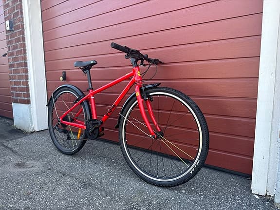 Frog barncykel 26" röd