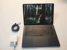 Apple MacBook Air M2 (2022) A2681, 16GB RAM, 256 GB SSD.
