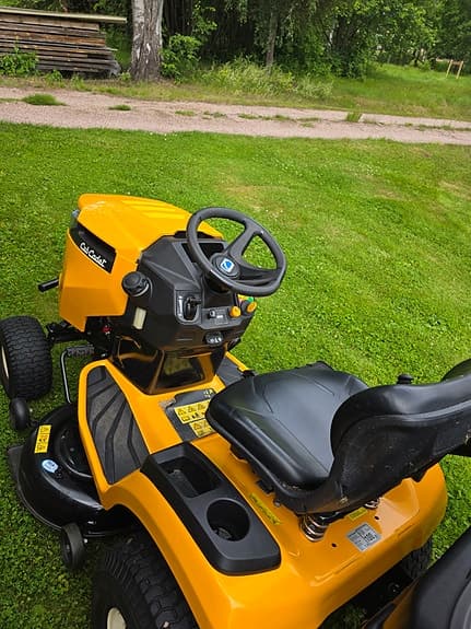Cub Cadet xt1 åkgräsklippare med uppsamlare