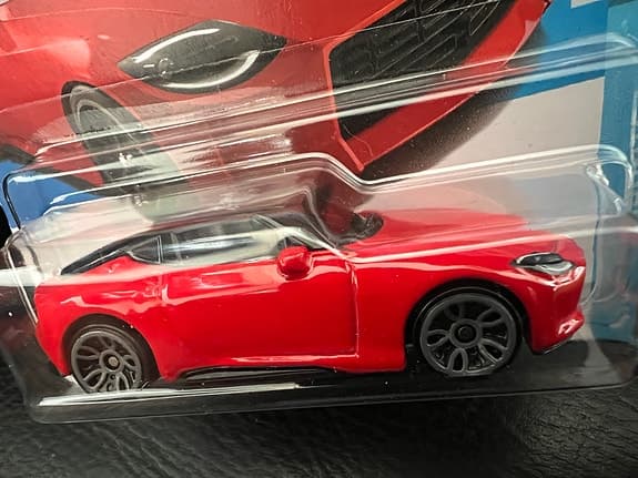 Hot Wheels 2023 Nissan Z leksaksbil röd