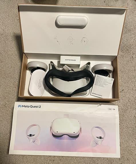 Meta Quest 2 VR-headset med handkontroller