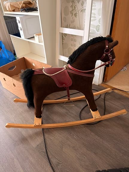 Fin och klassisk gunghäst i fint skick
