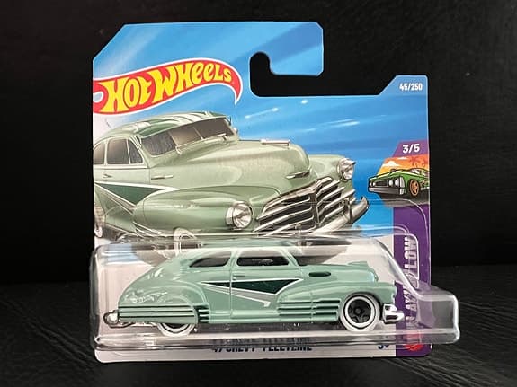 Hot Wheels ’47 Chevy Fleetline leksaksbil grön