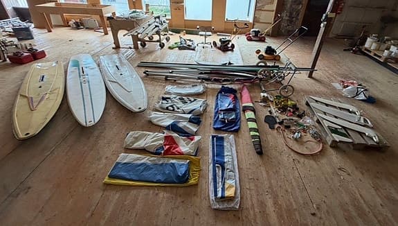 Vindsurfingpaket med flera brädor och segel