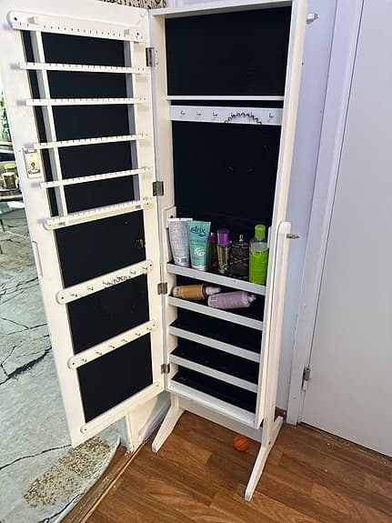 IKEA spegel med smyckesförvaring vit