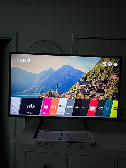 LG 49" 4K Smart-TV