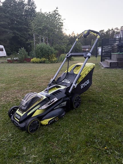 Ryobi batterigräsklippare 36V gul/svart